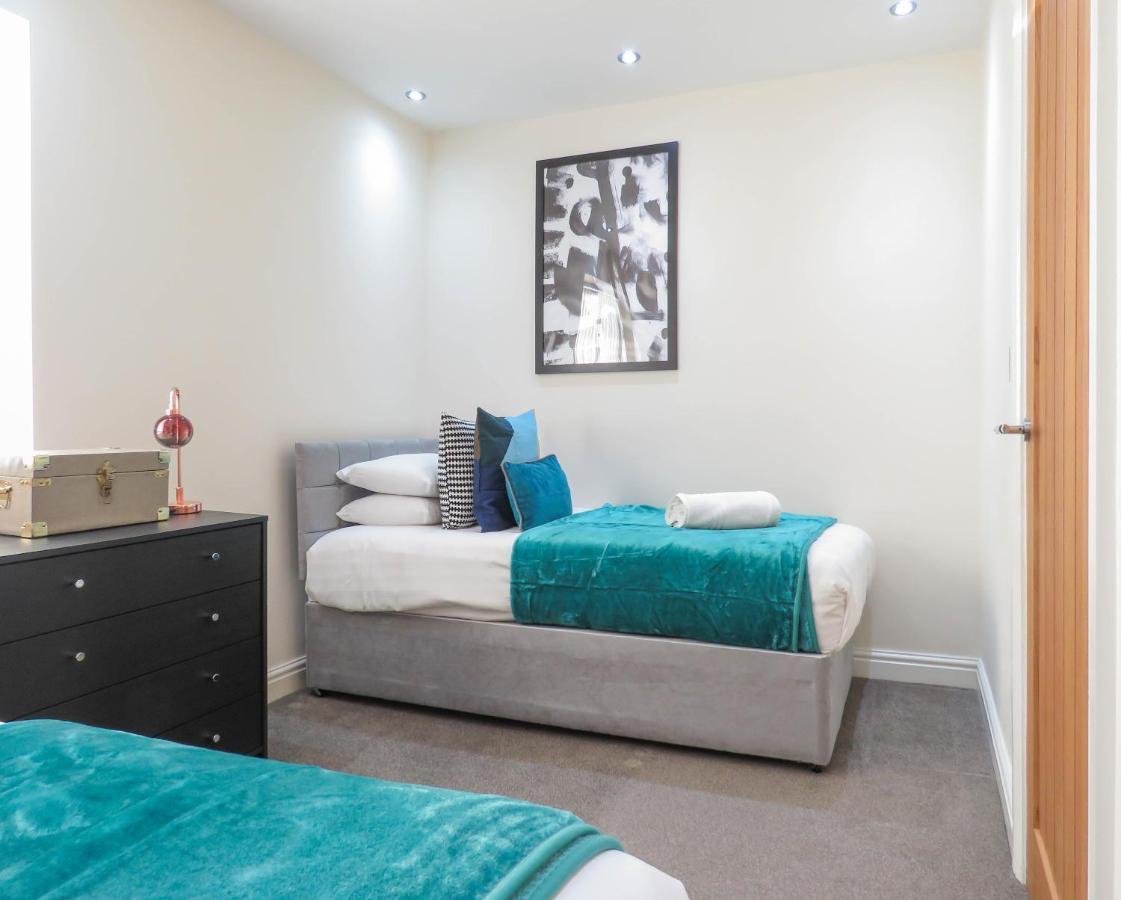 Tudors Esuites Four Bedroom House 버밍엄 외부 사진